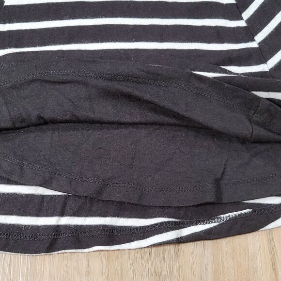 🔺️Yogalicious Black Striped Swing Sleeveless Tanktop Small - Picture 5 of 7